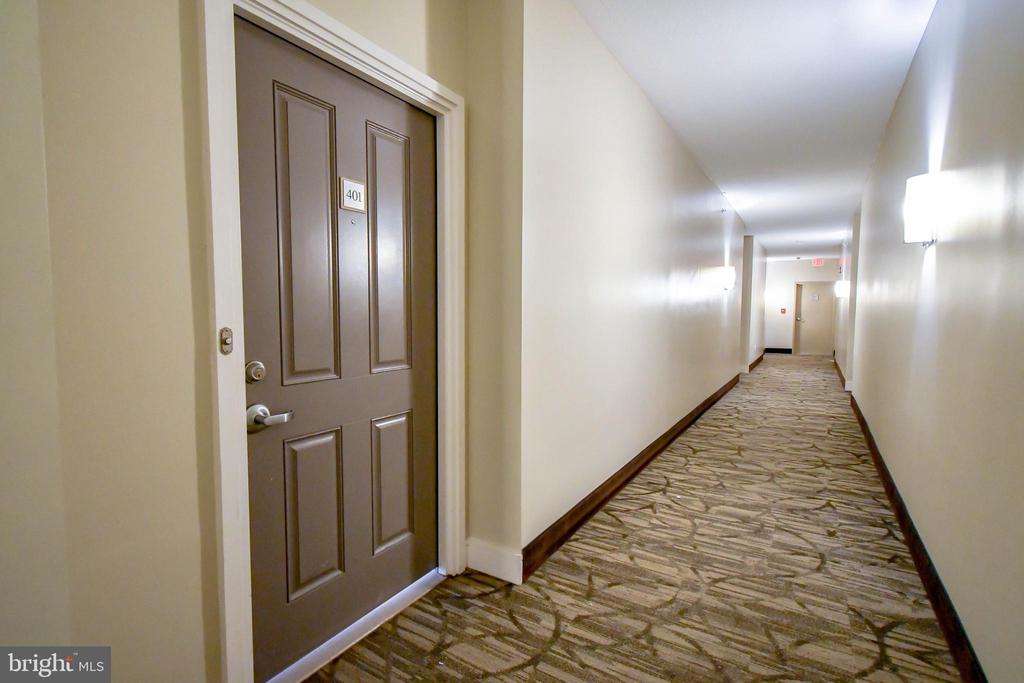 4480 Market Commons Dr #401