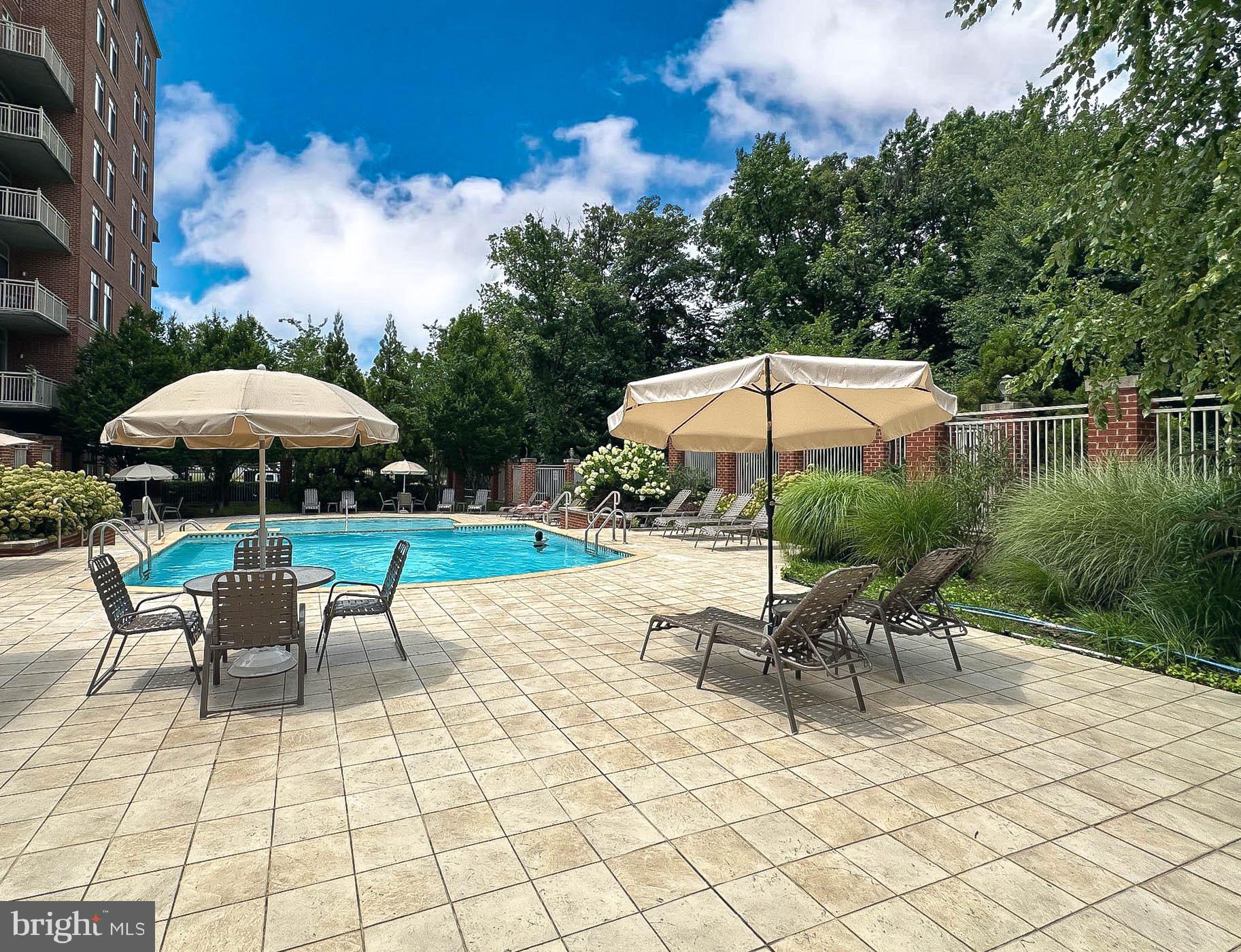 4480 Market Commons Dr #401