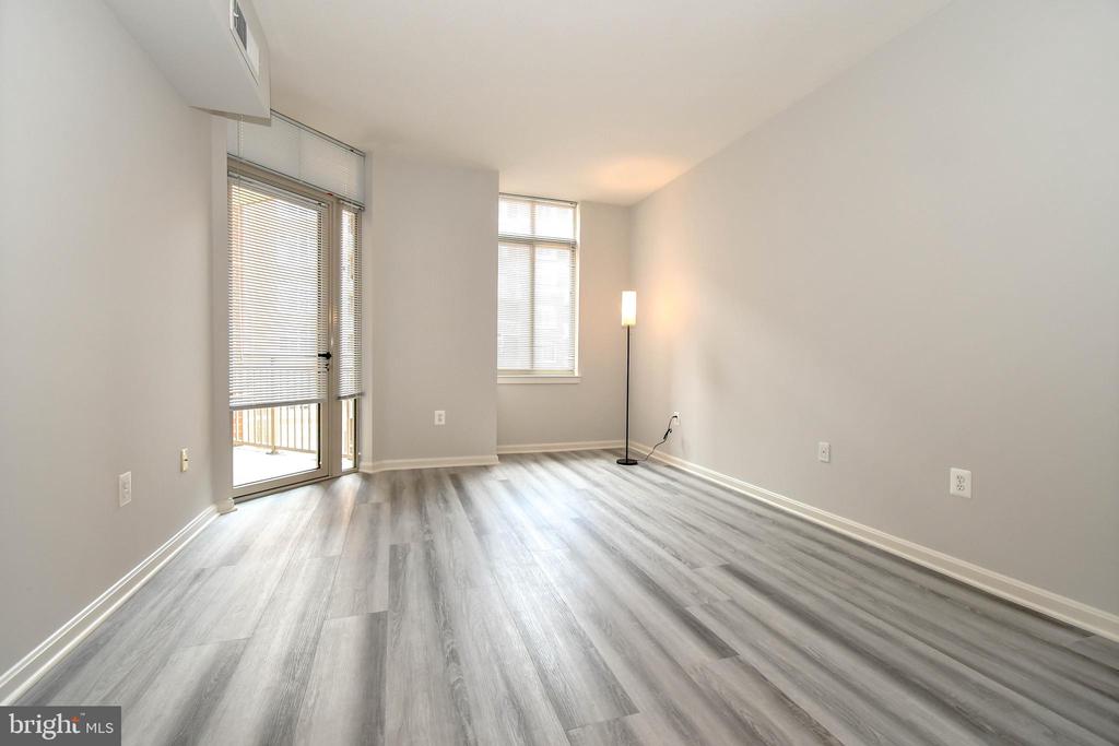 4480 Market Commons Dr #401