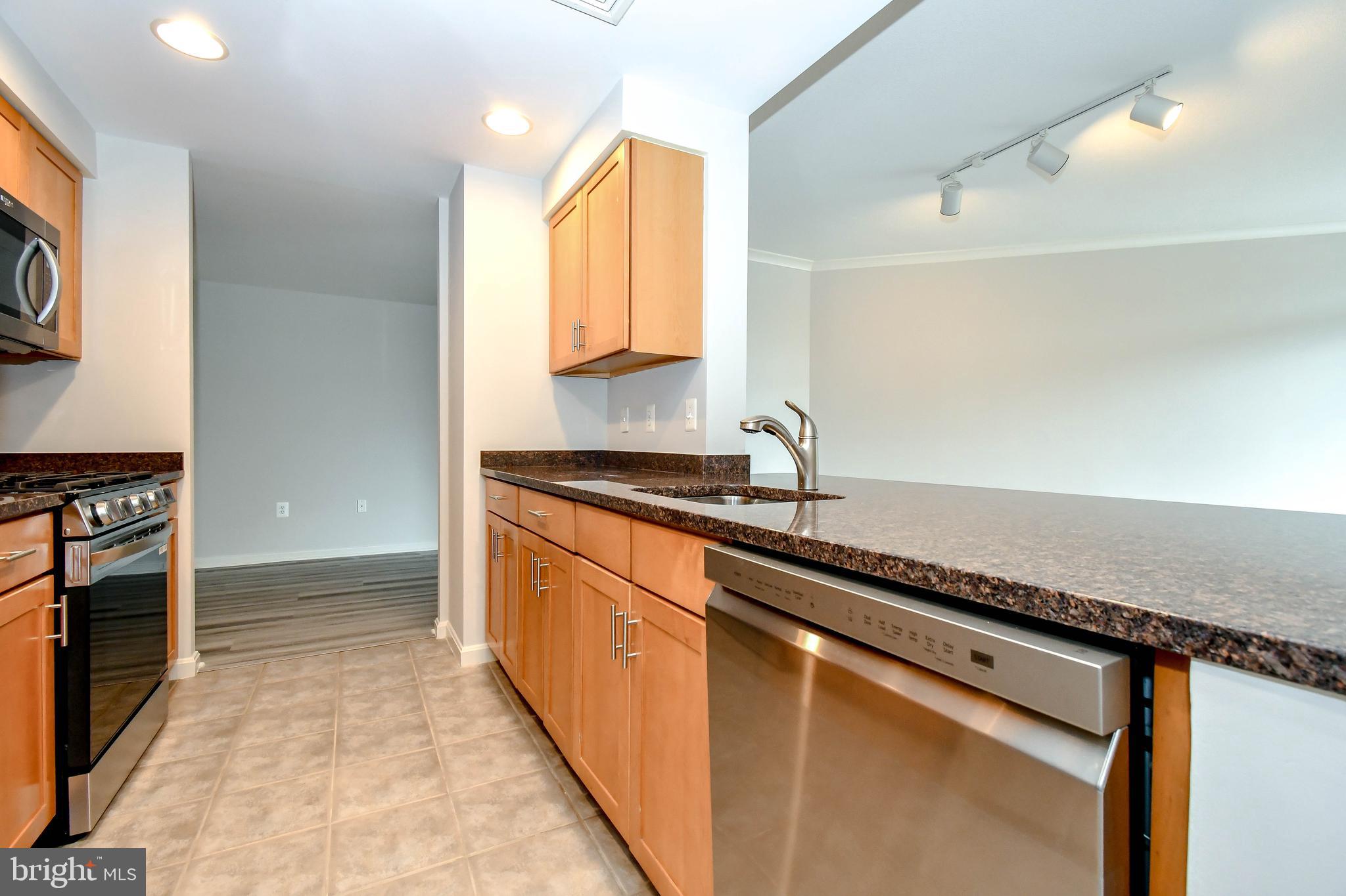 4480 Market Commons Dr #401