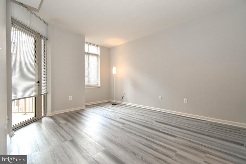 4480 Market Commons Dr #401