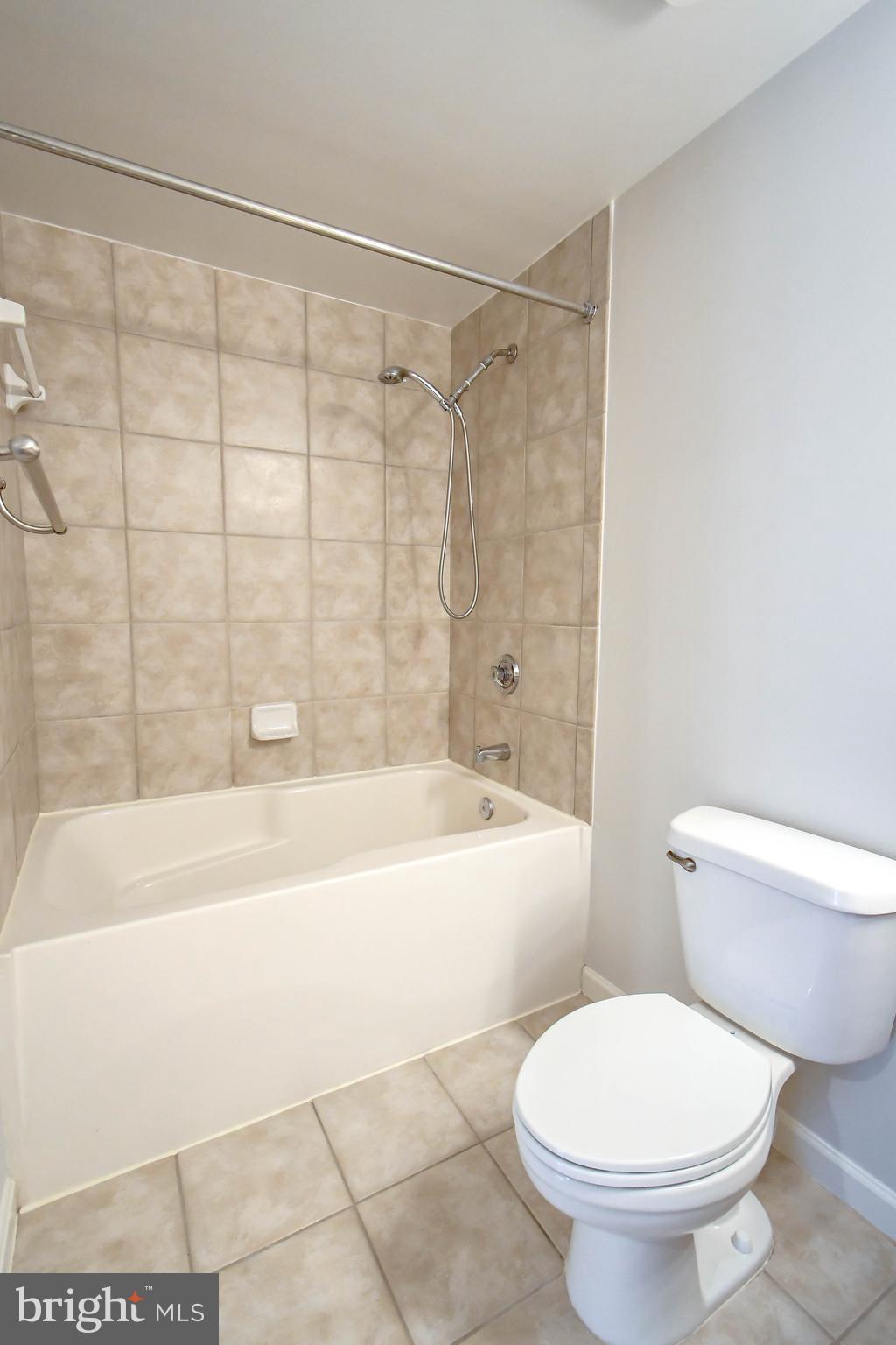 4480 Market Commons Dr #401