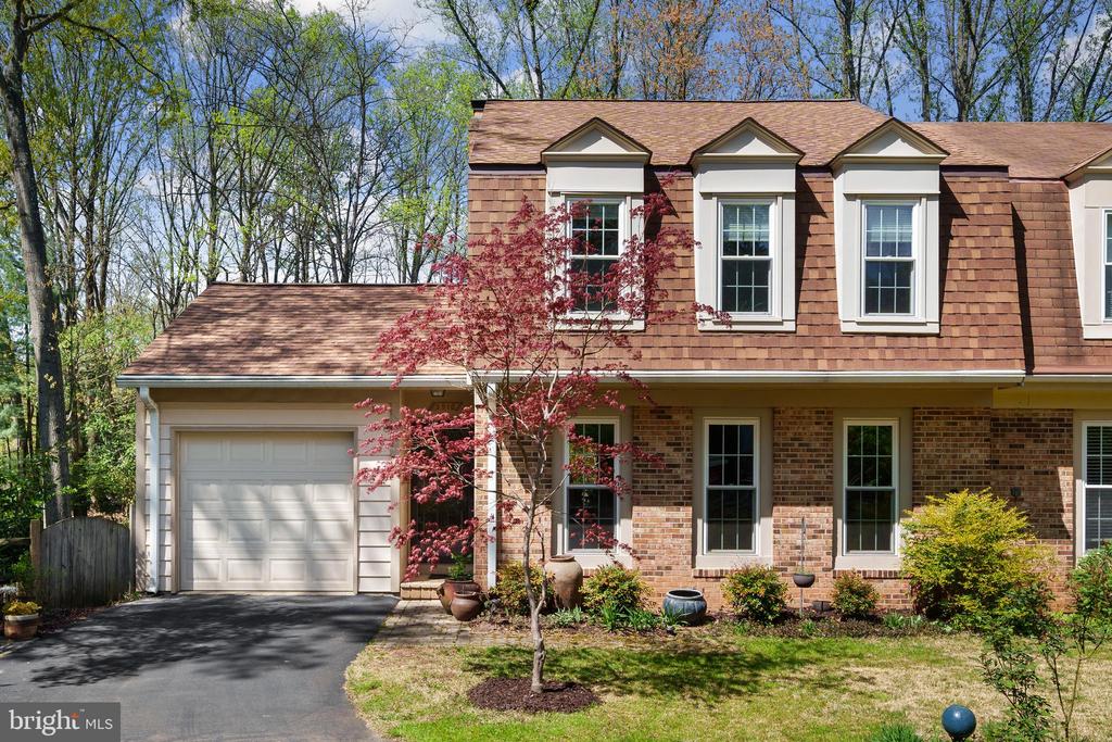 5910 Wood Sorrels Ct