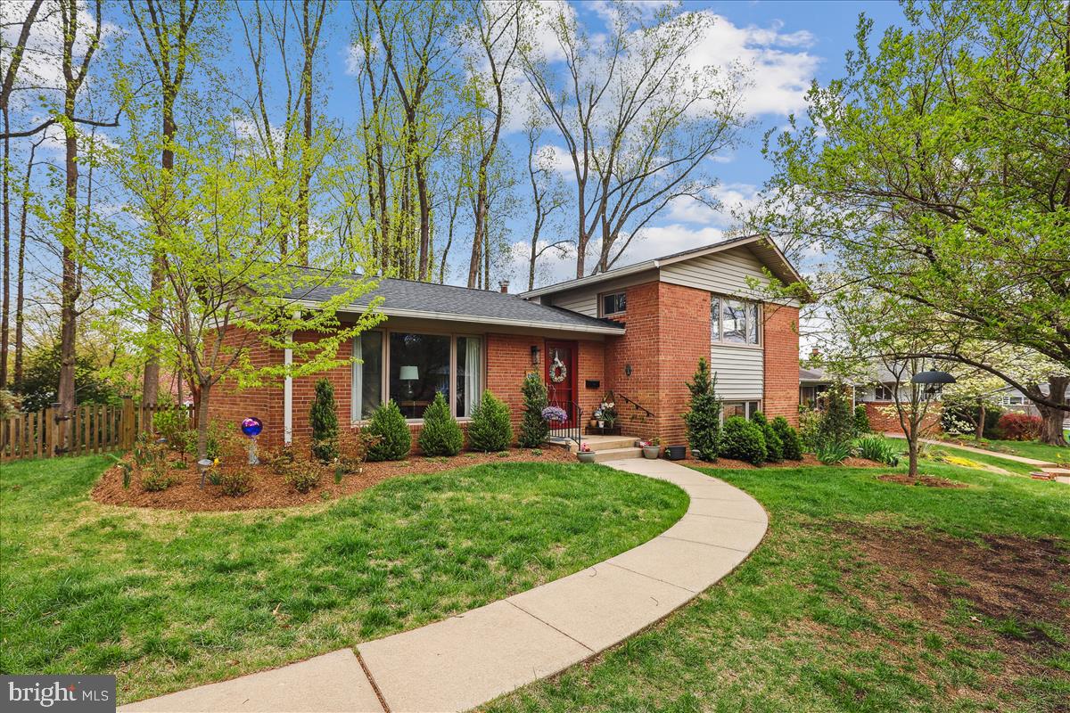 3413 Slade Ct