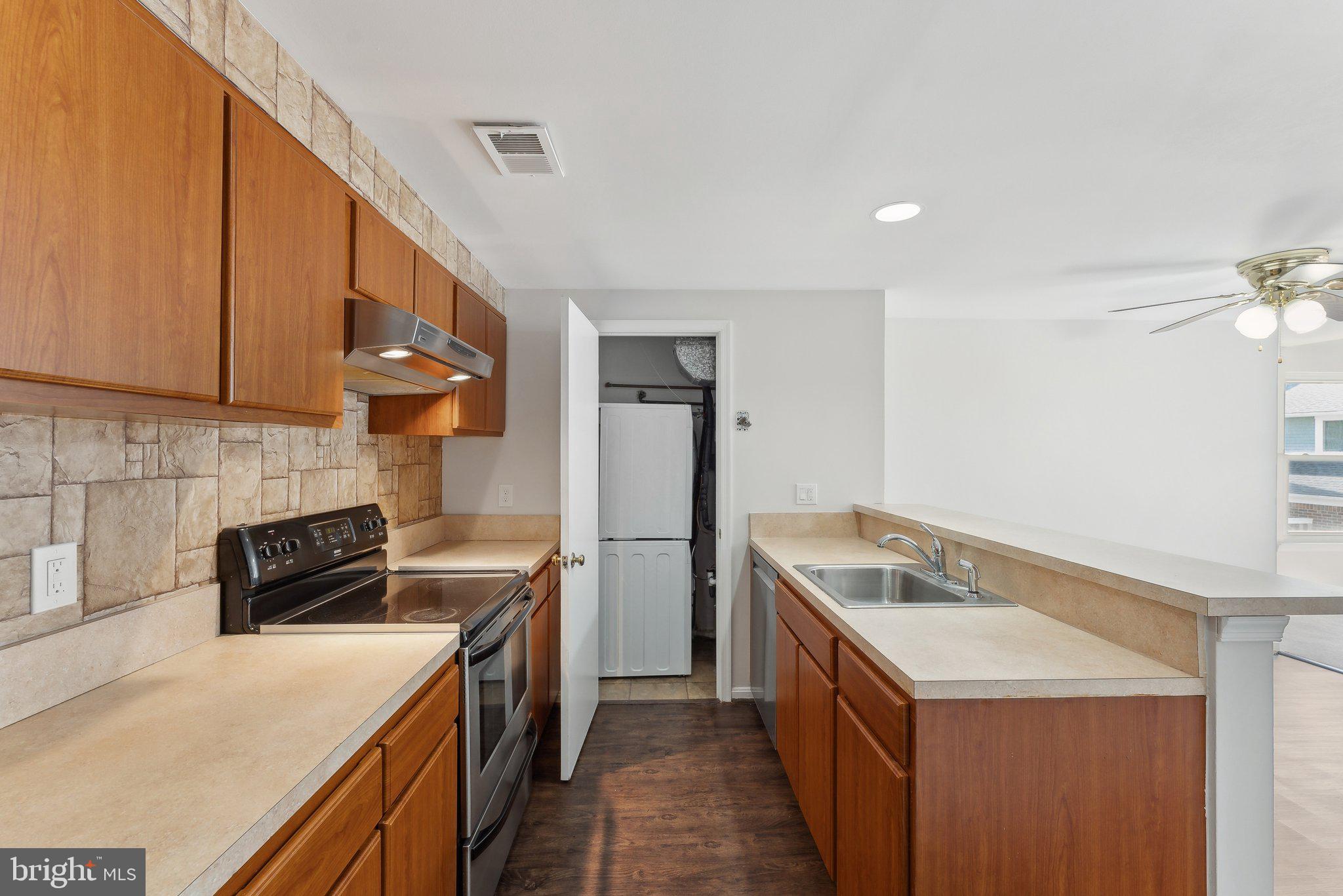 4411 Pembrook Village Dr #101