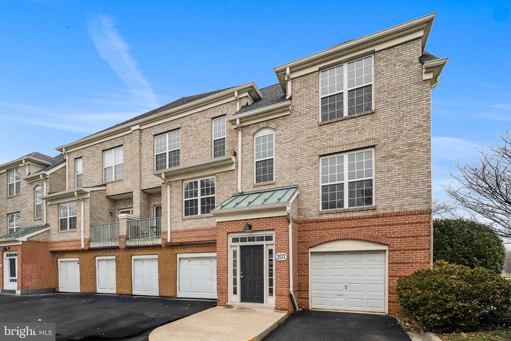 12180 ABINGTON HALL PLACE 207