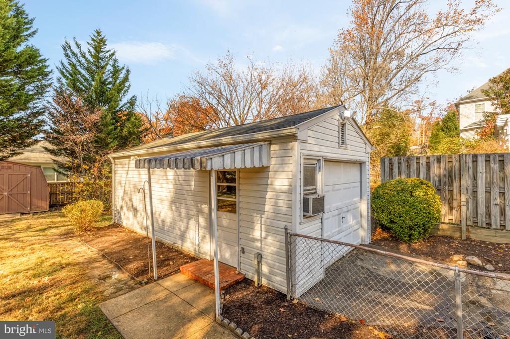 3024 WAYNE ROAD