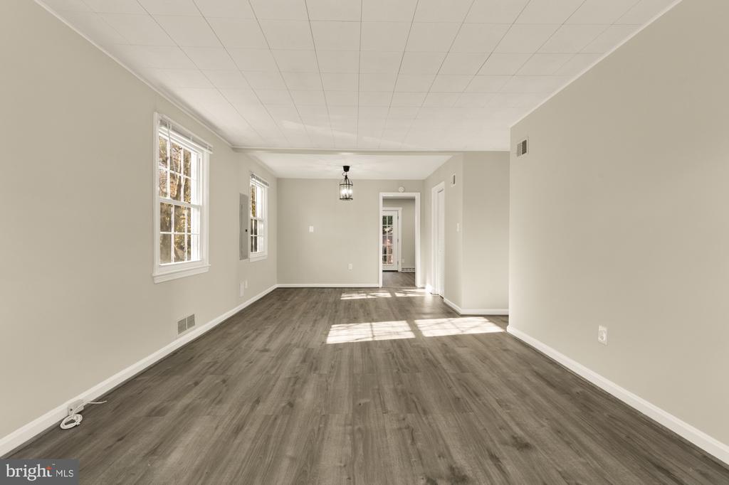 3024 WAYNE ROAD