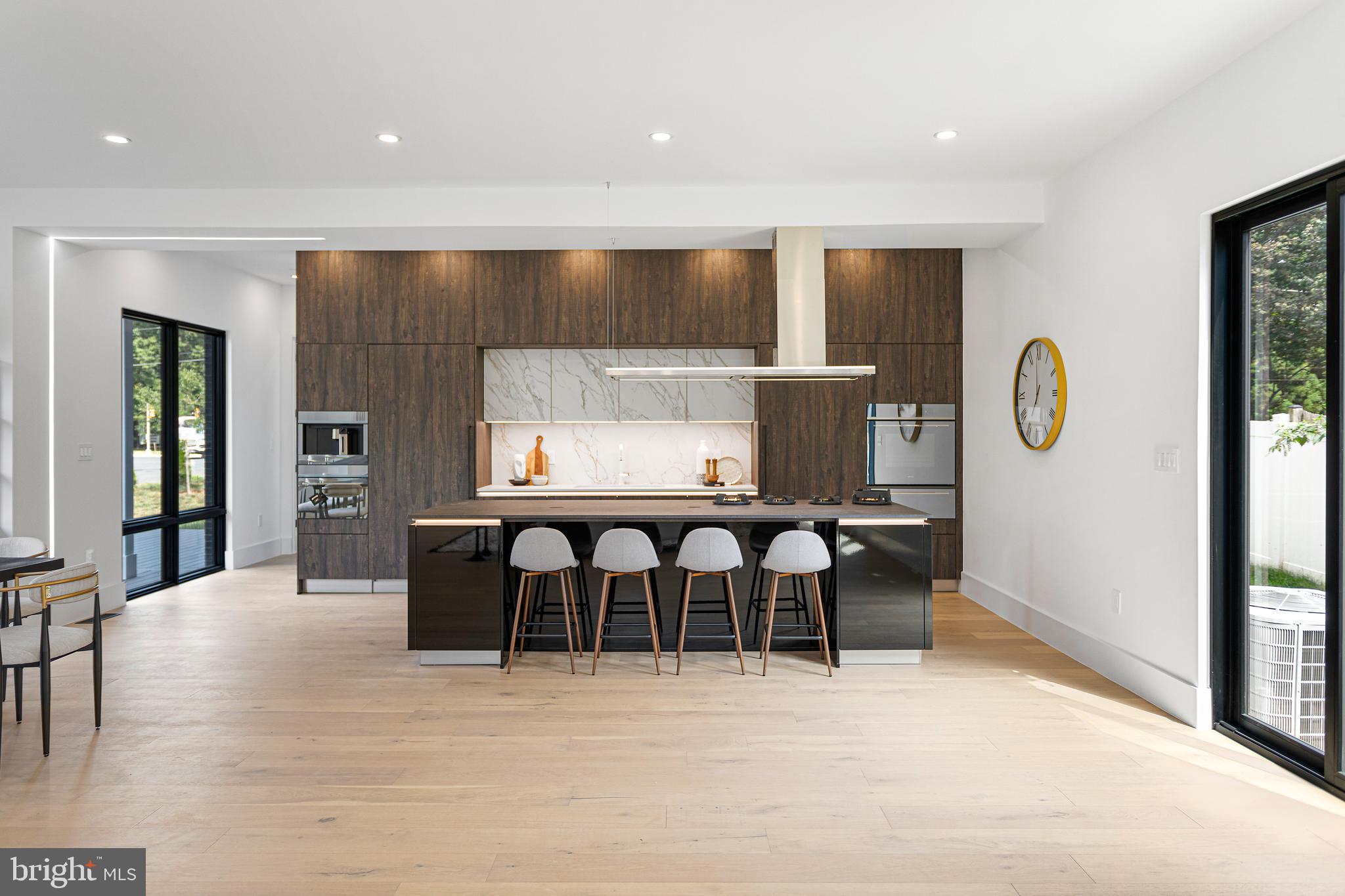 1733 CHAIN BRIDGE ROAD