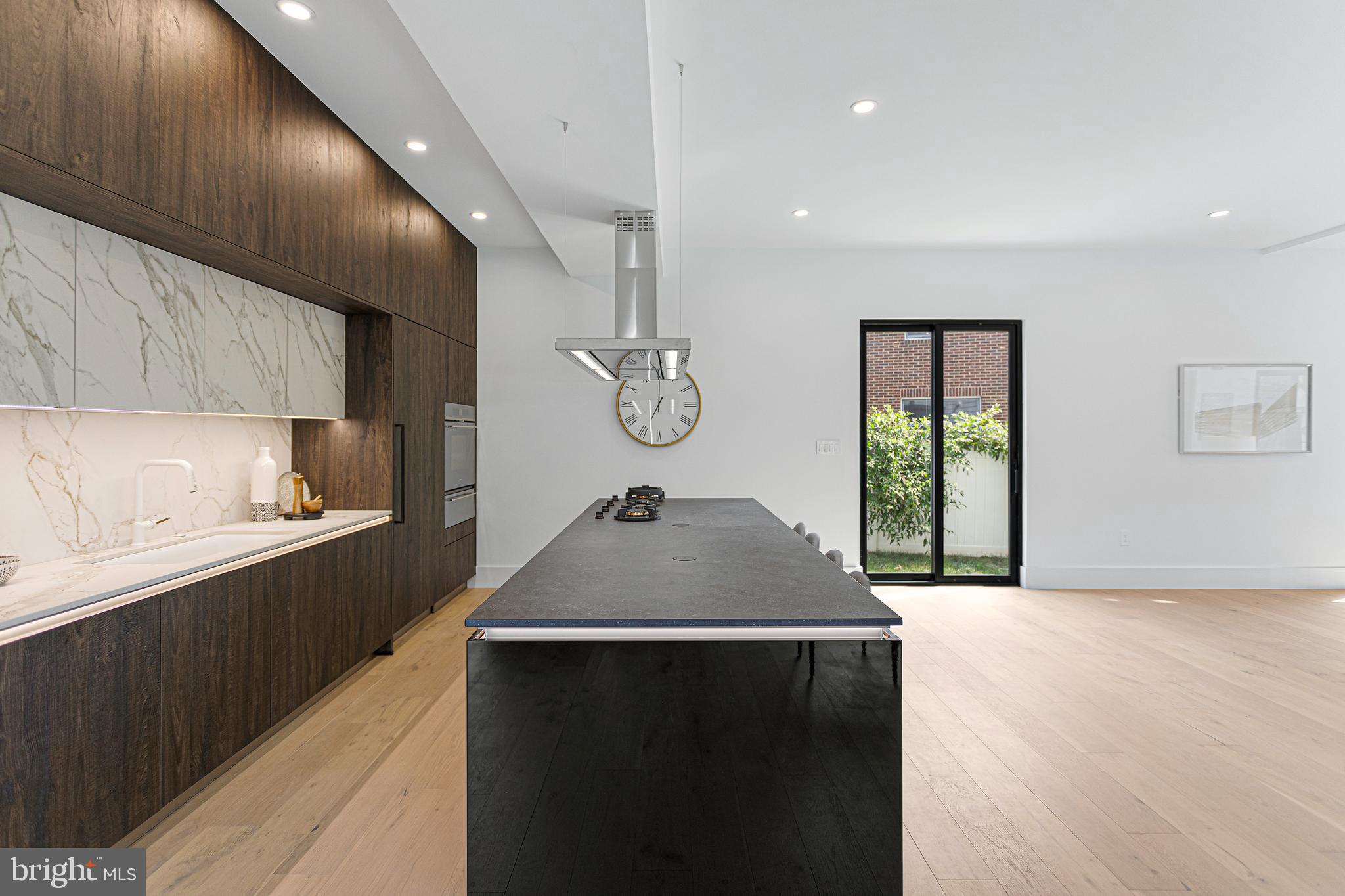 1733 CHAIN BRIDGE ROAD