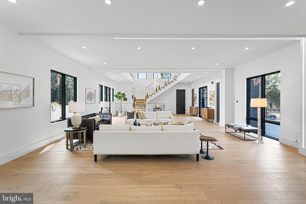 1733 CHAIN BRIDGE ROAD