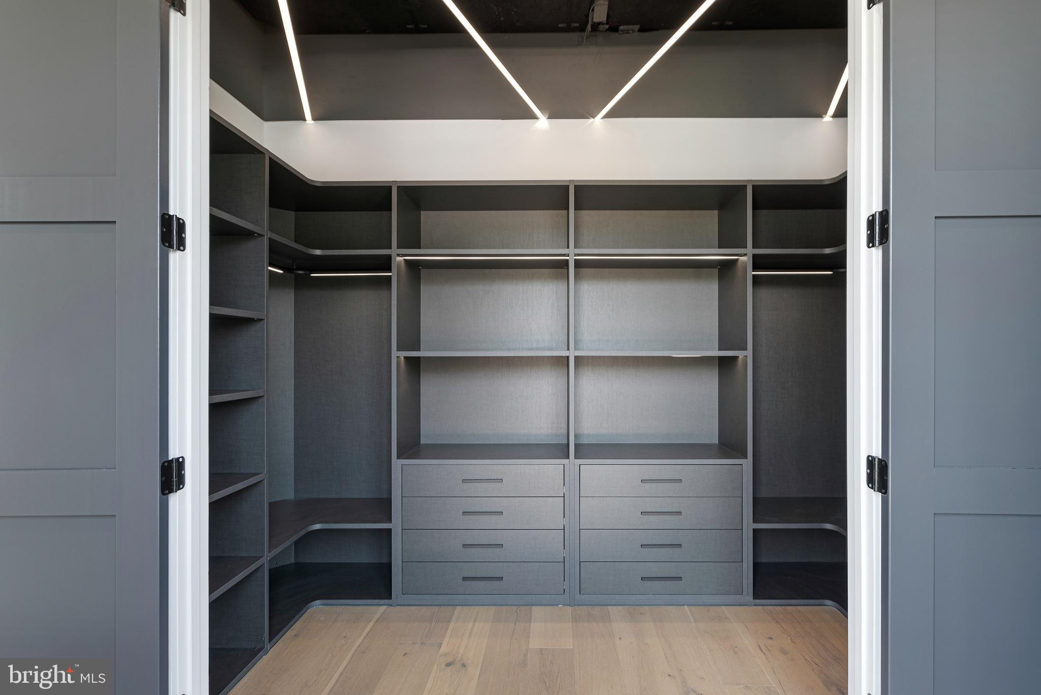 1733 CHAIN BRIDGE ROAD