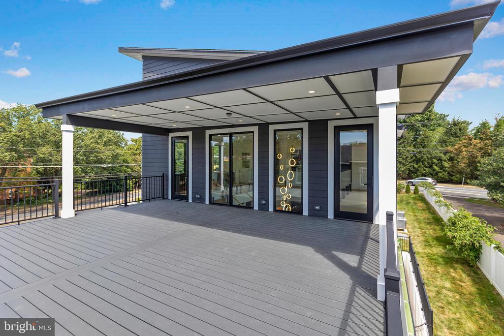 1733 CHAIN BRIDGE ROAD