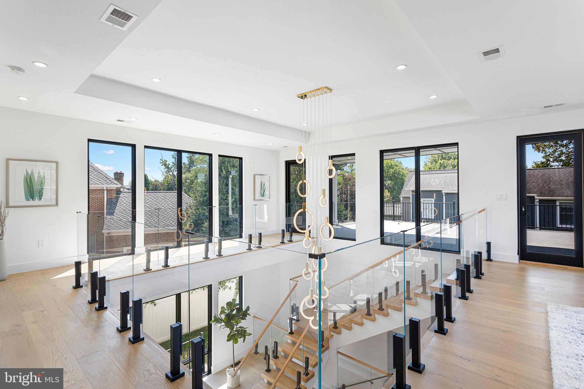 1733 CHAIN BRIDGE ROAD