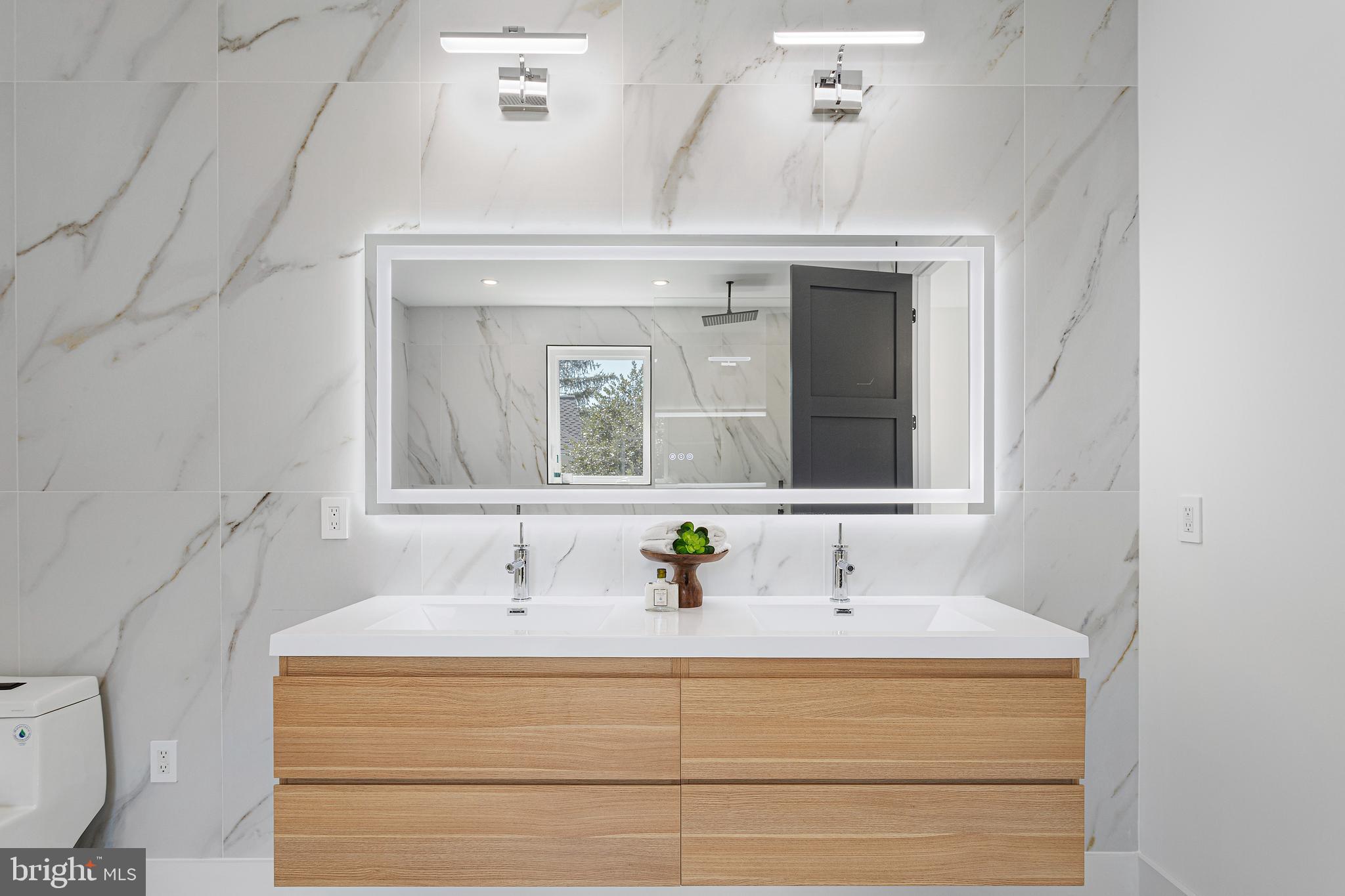 1733 CHAIN BRIDGE ROAD