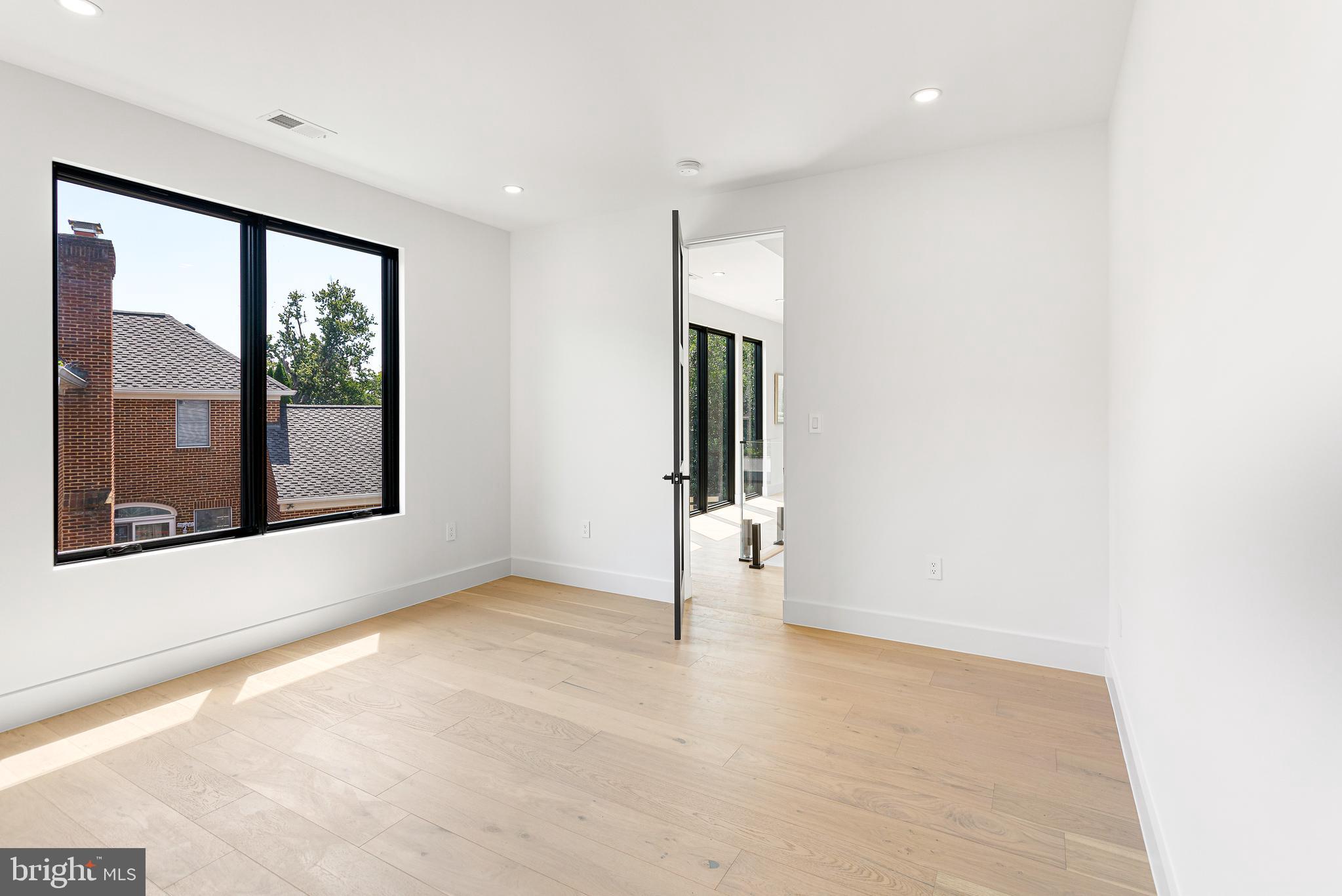 1733 CHAIN BRIDGE ROAD