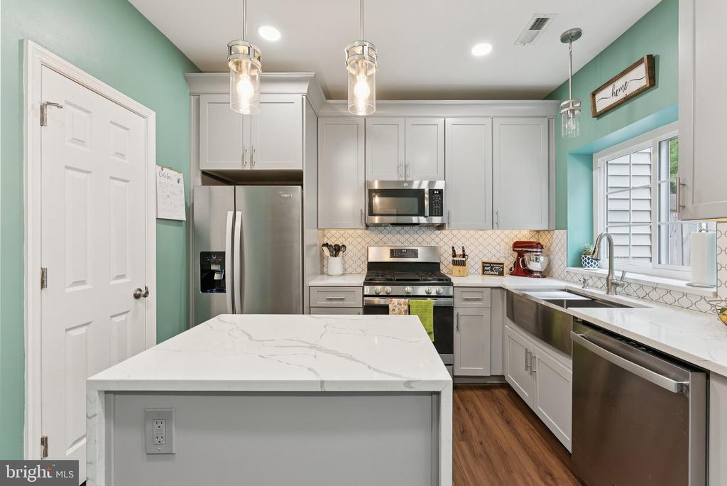 7180 WESTFIELD COURT