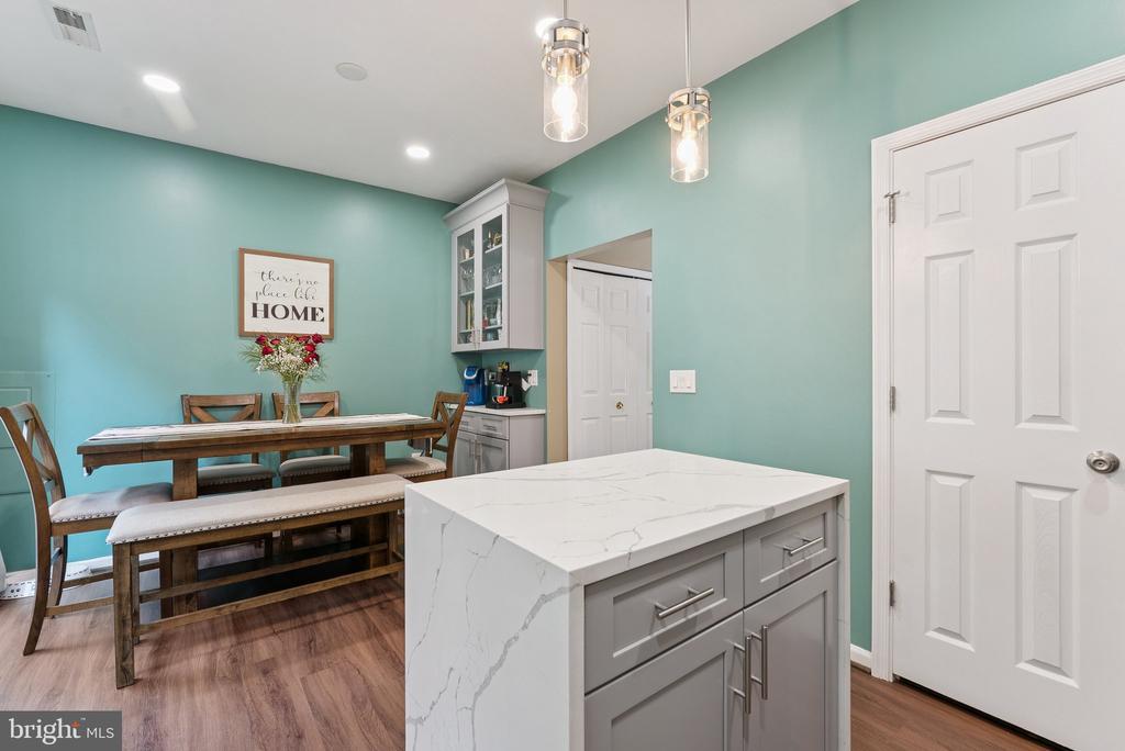 7180 WESTFIELD COURT