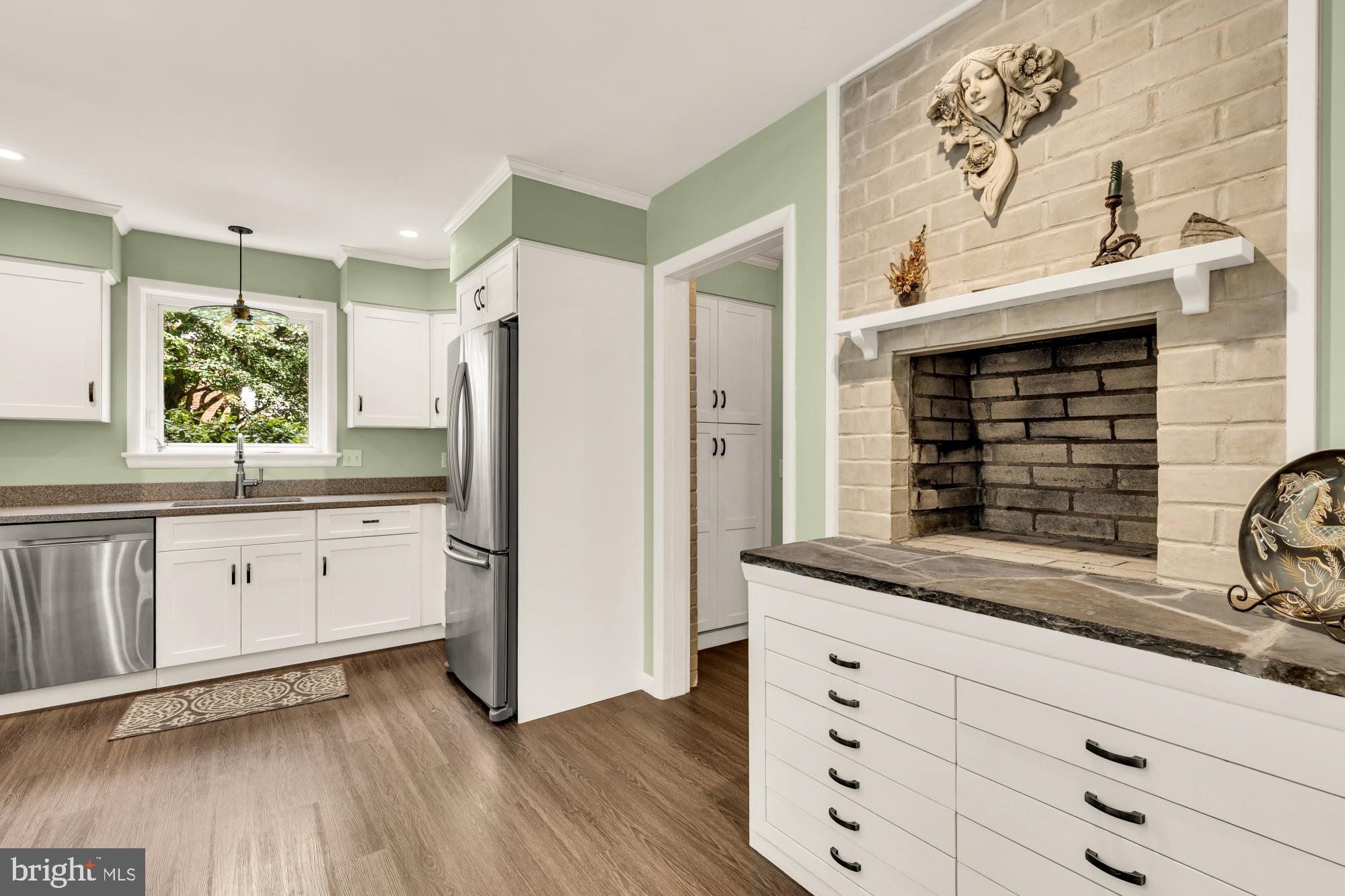 3310 PATRICK HENRY DRIVE