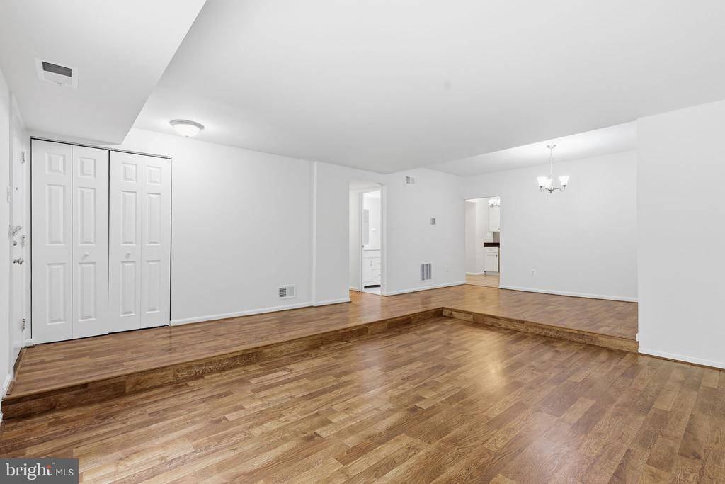 7208 JILLSPRING COURT Unit: 25C
