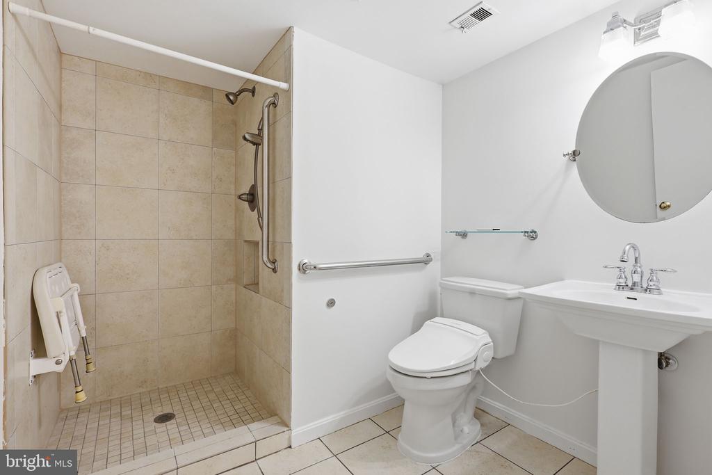7208 JILLSPRING COURT Unit: 25C