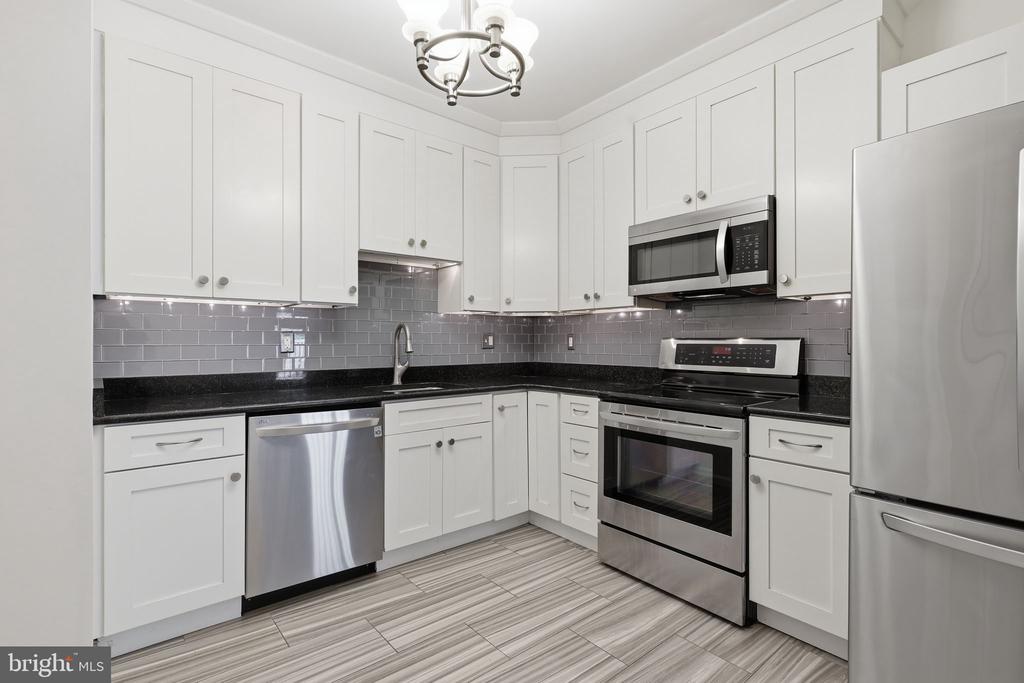 7208 JILLSPRING COURT Unit: 25C