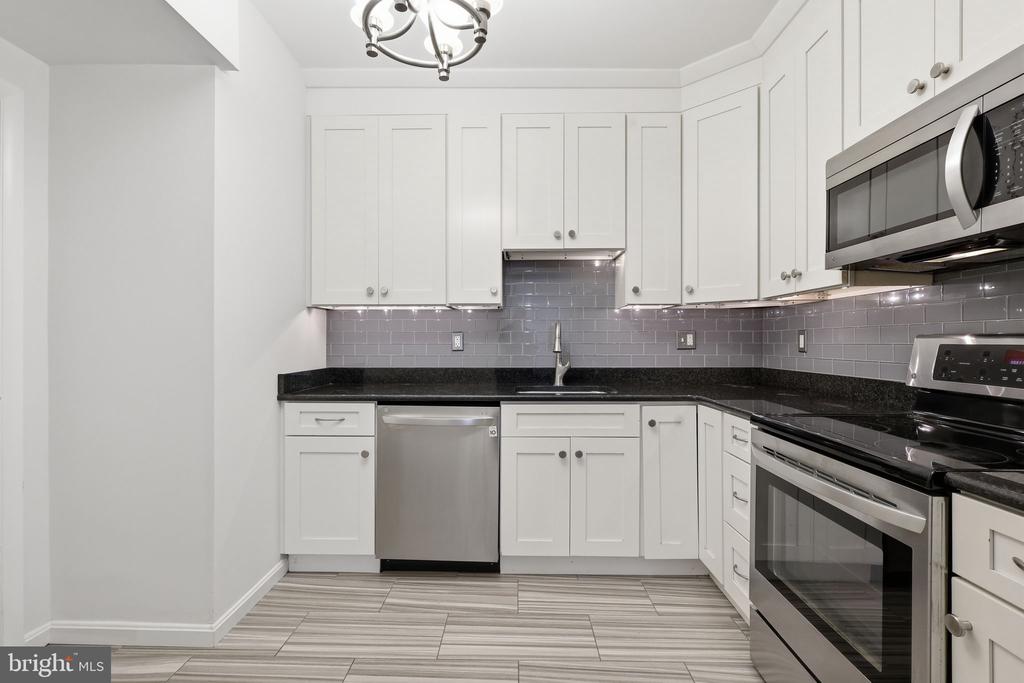 7208 JILLSPRING COURT Unit: 25C