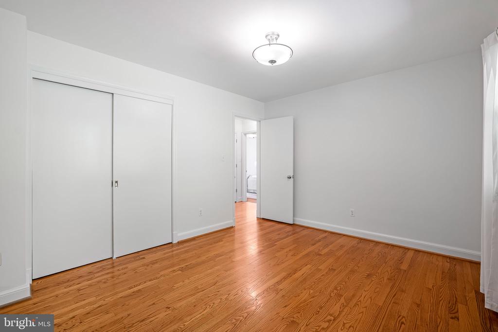 3609 WHISPERING LANE