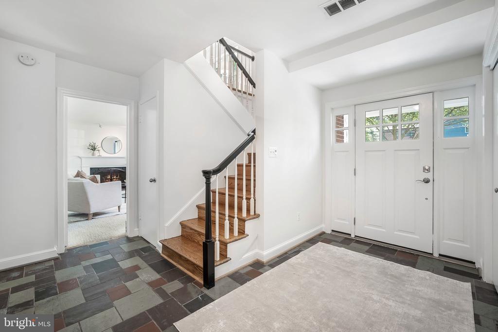 3609 WHISPERING LANE