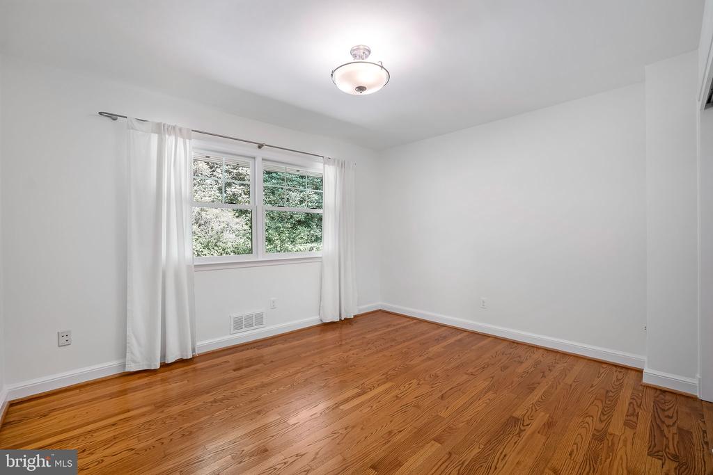 3609 WHISPERING LANE