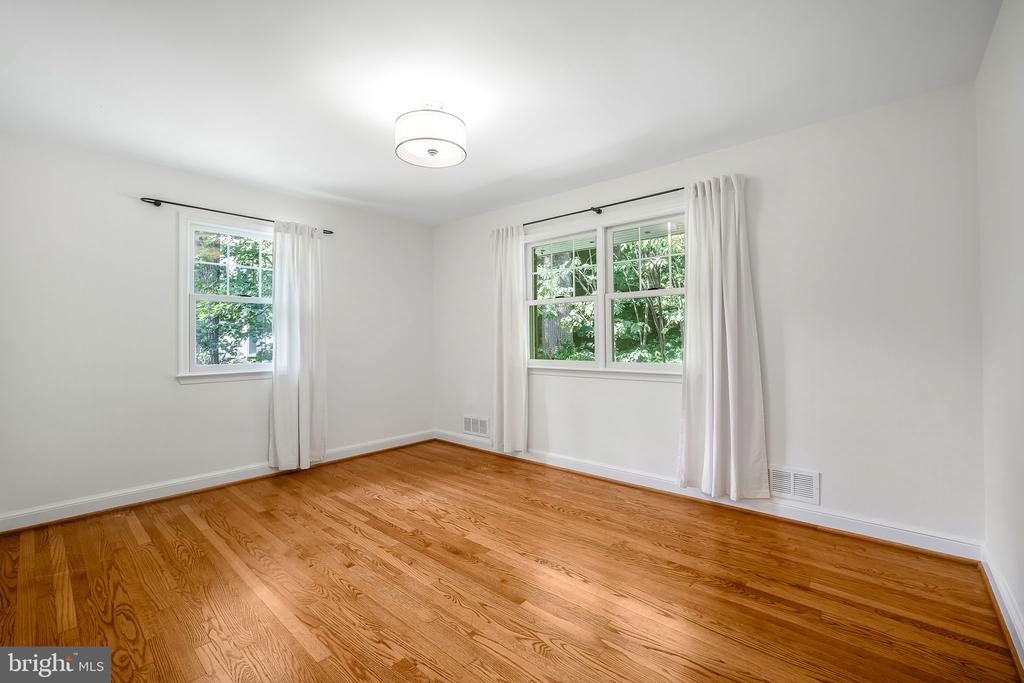 3609 WHISPERING LANE