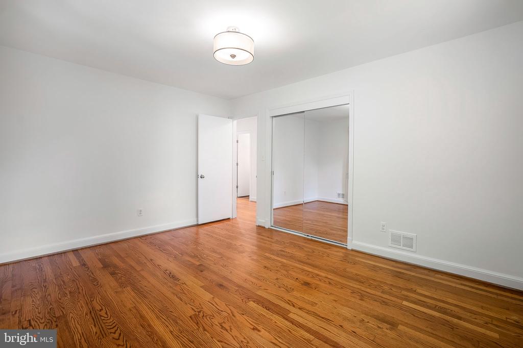 3609 WHISPERING LANE