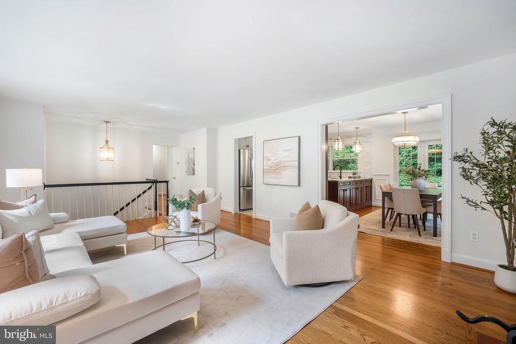 3609 WHISPERING LANE