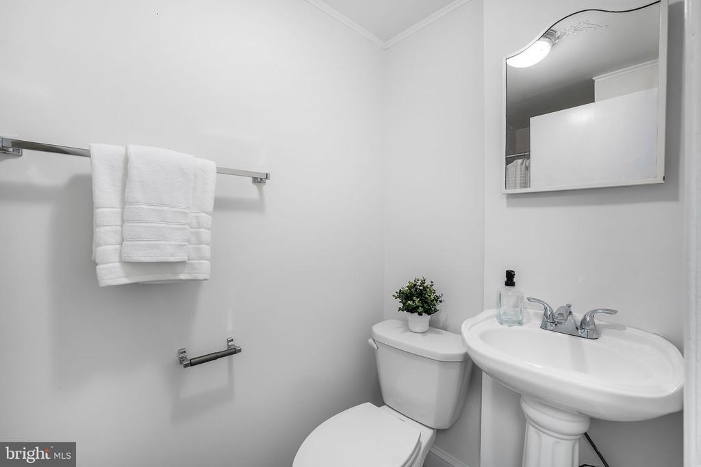 3609 WHISPERING LANE