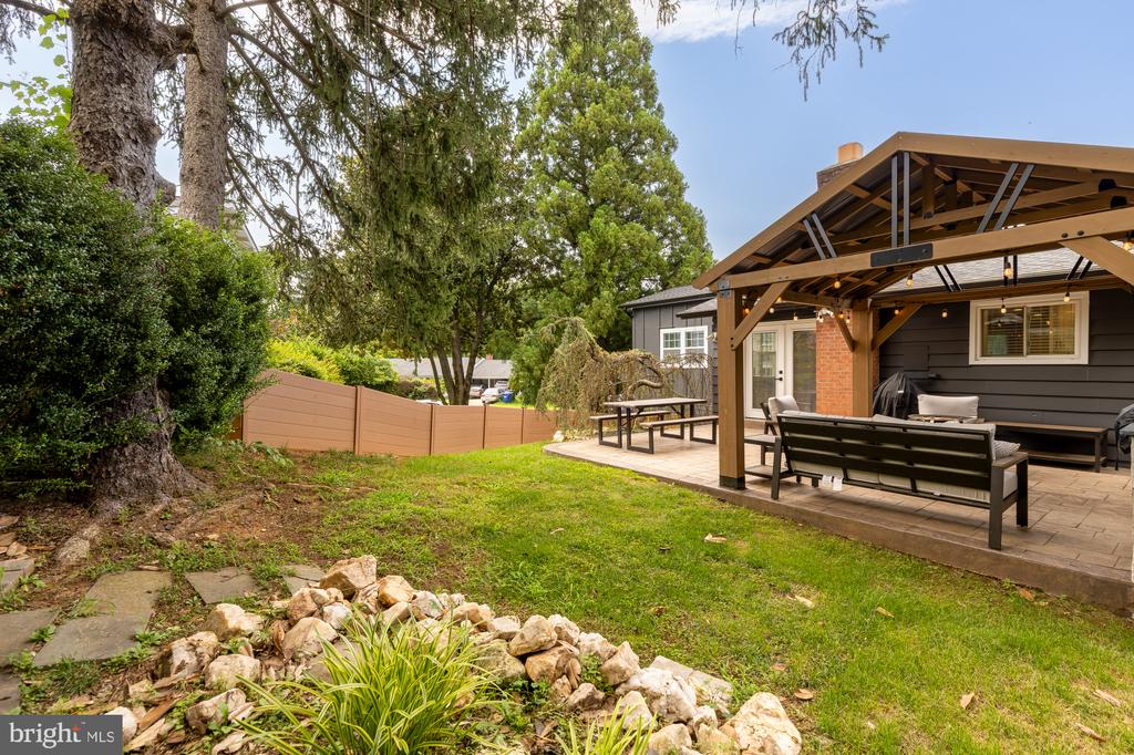 5010 KING RICHARD DRIVE