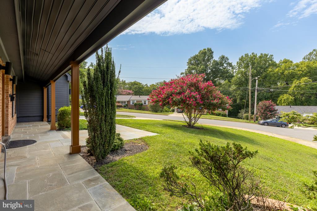 5010 KING RICHARD DRIVE