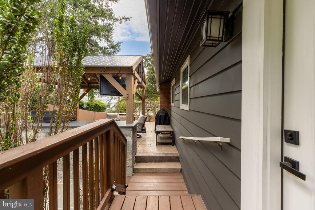 5010 KING RICHARD DRIVE