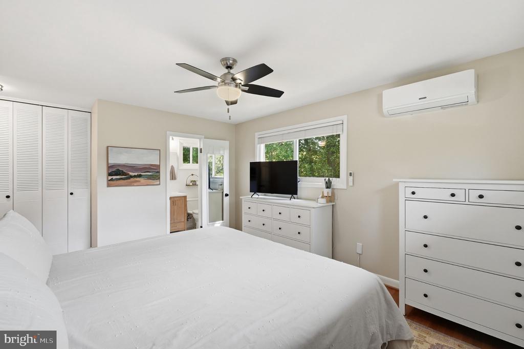 3413 SLADE COURT