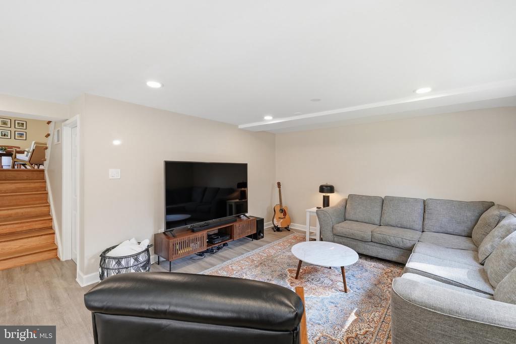 3413 SLADE COURT