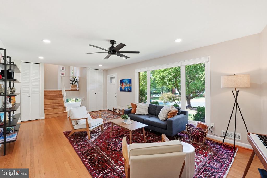 3413 SLADE COURT