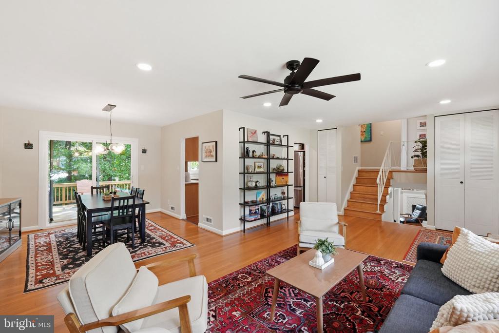 3413 SLADE COURT