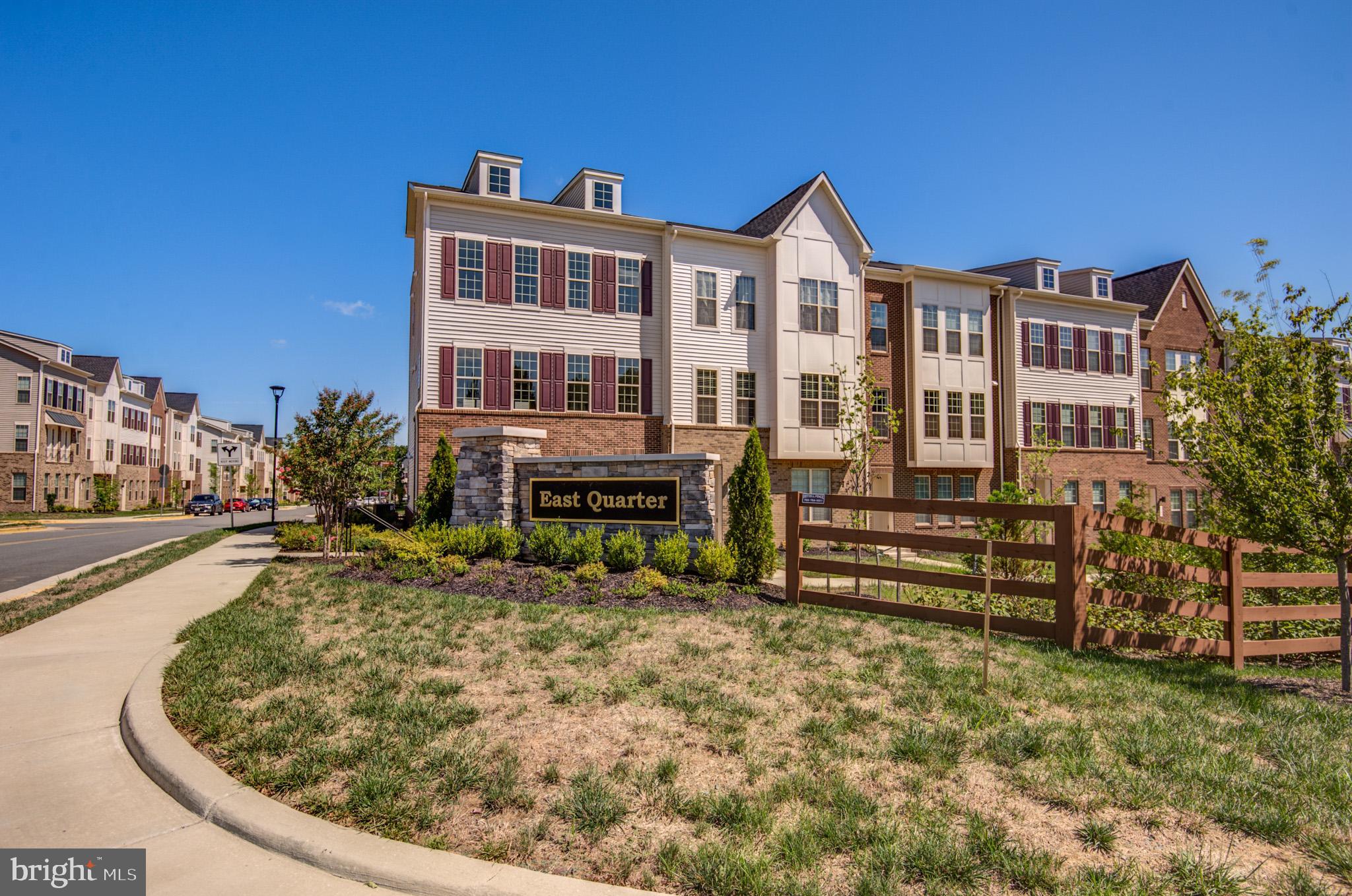 1501 TAWNY THRASHER TER NE