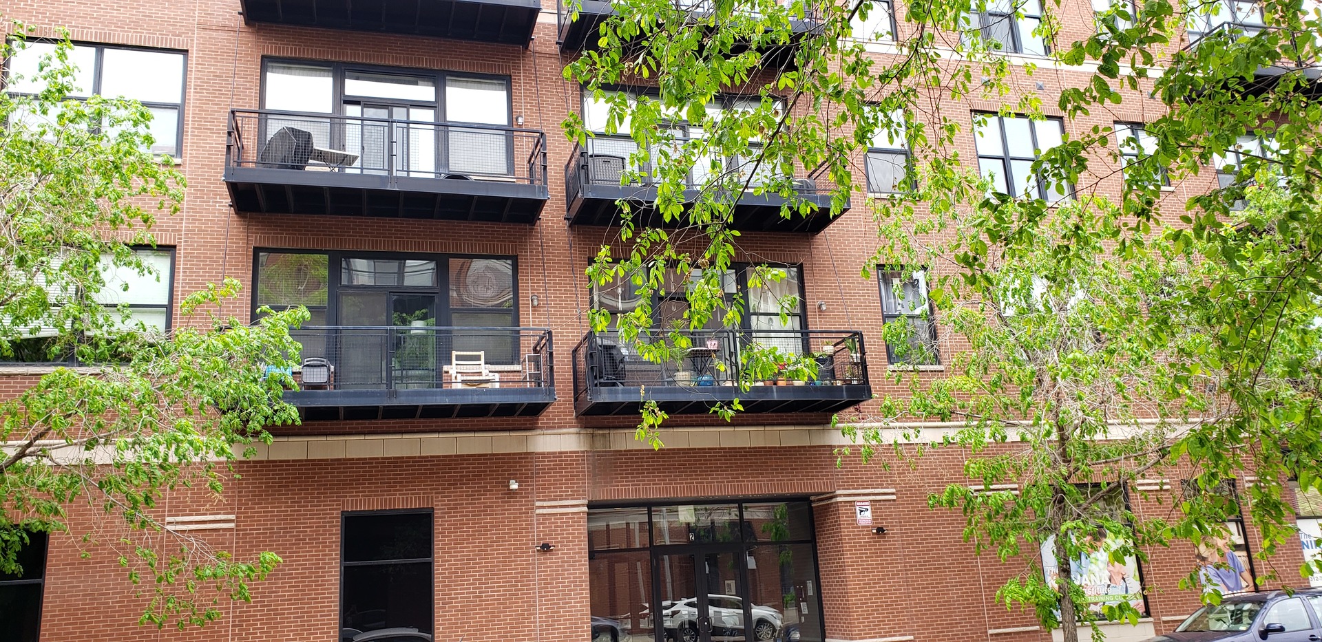 2 S Leavitt Street Unit: 402