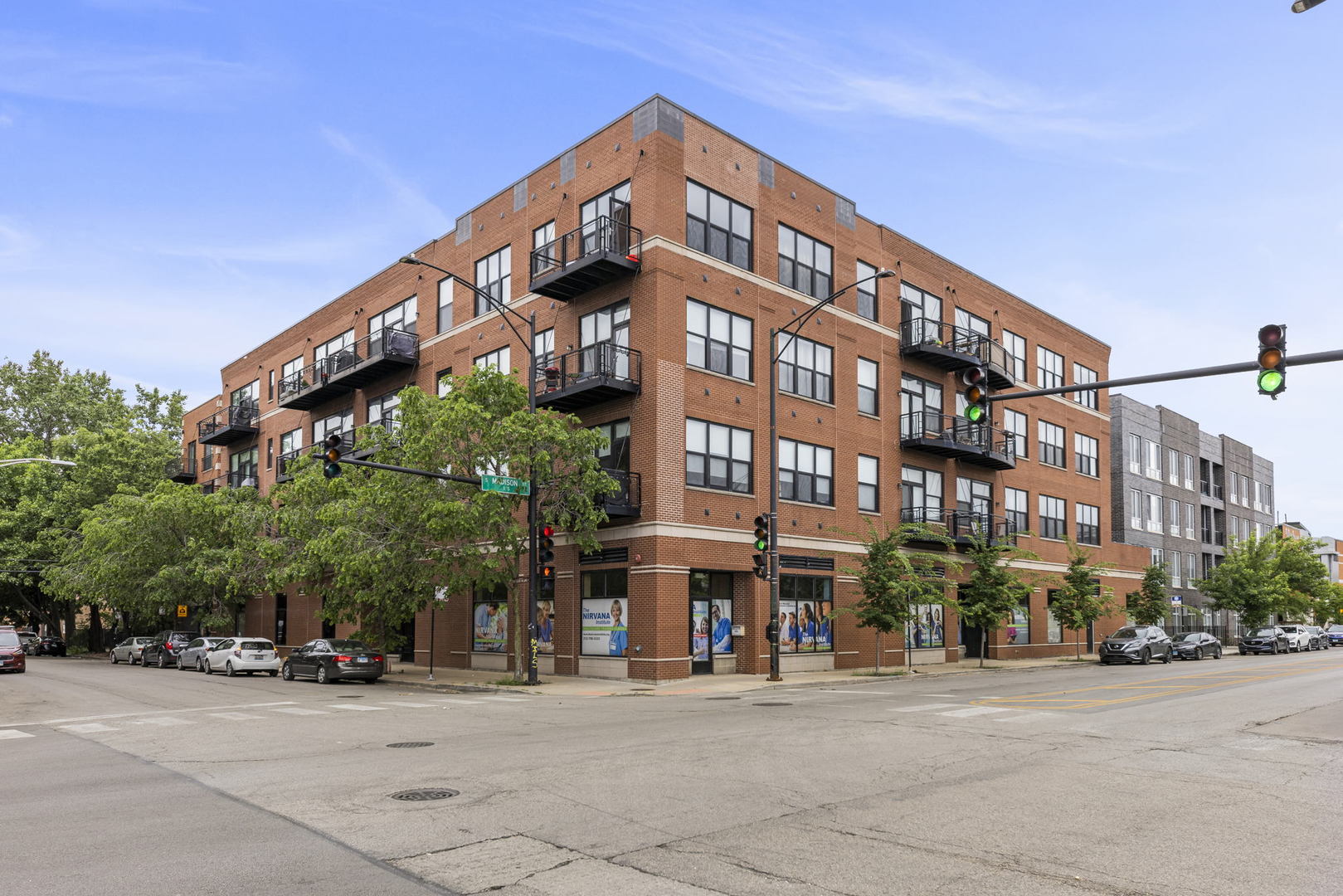 2 S Leavitt Street Unit: 402