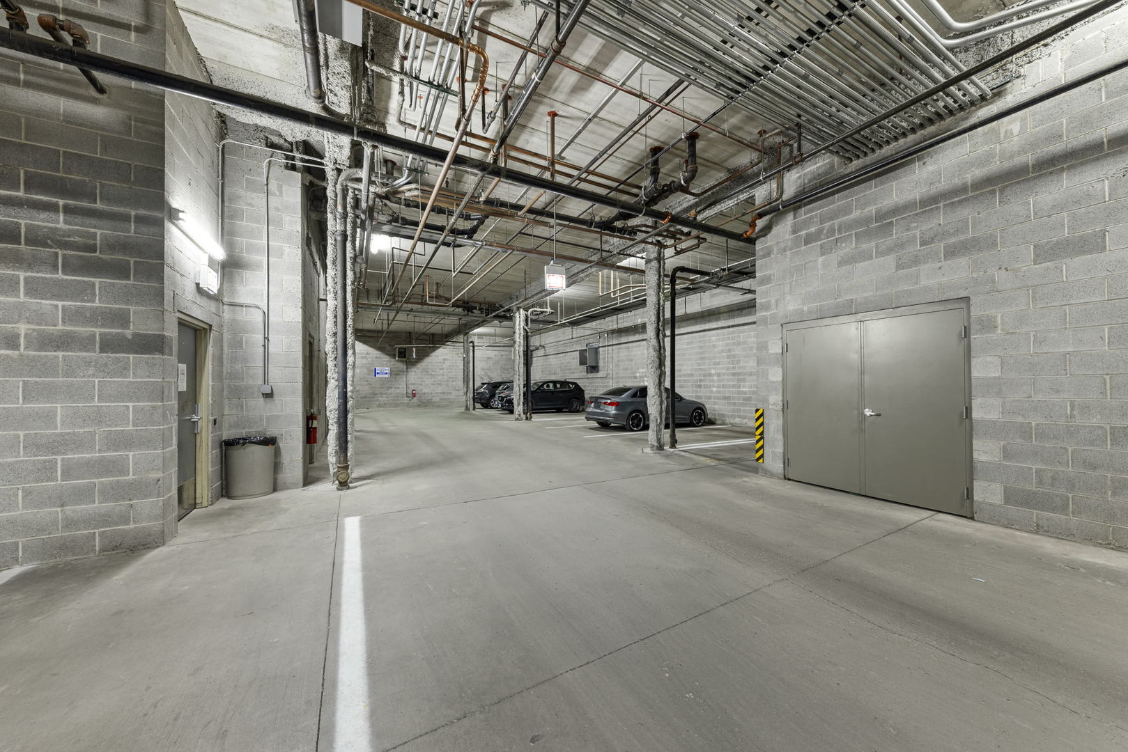 2 S Leavitt Street Unit: 402
