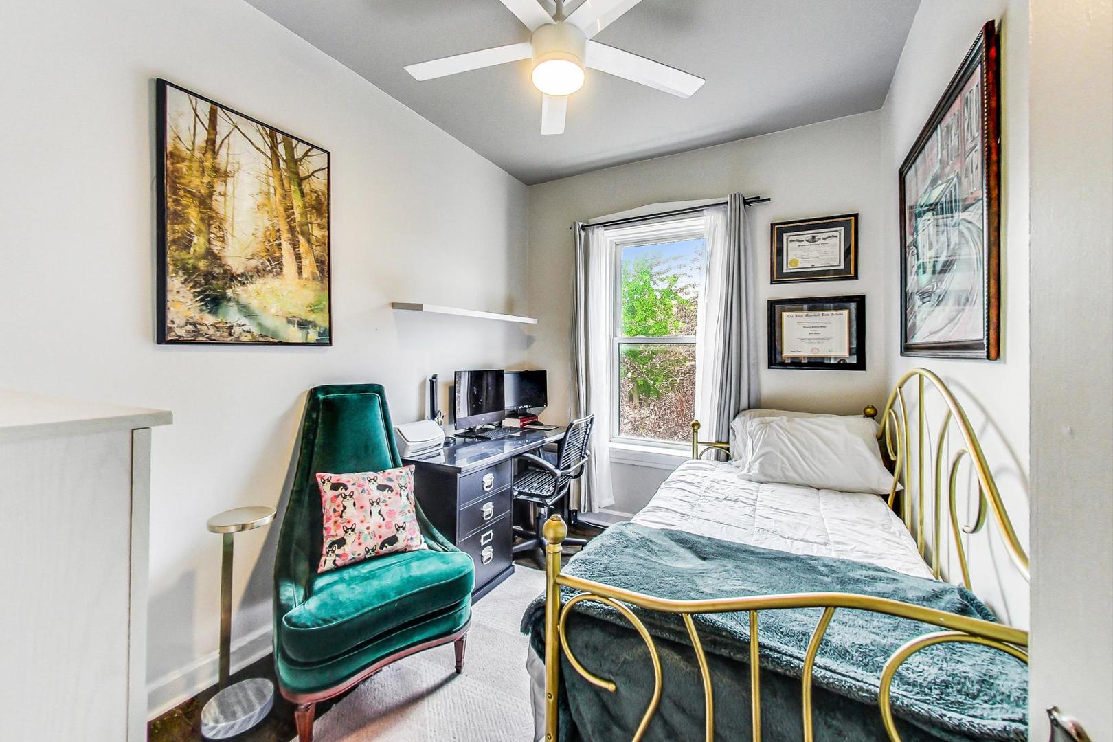 3722 N Hoyne Avenue Unit: 2