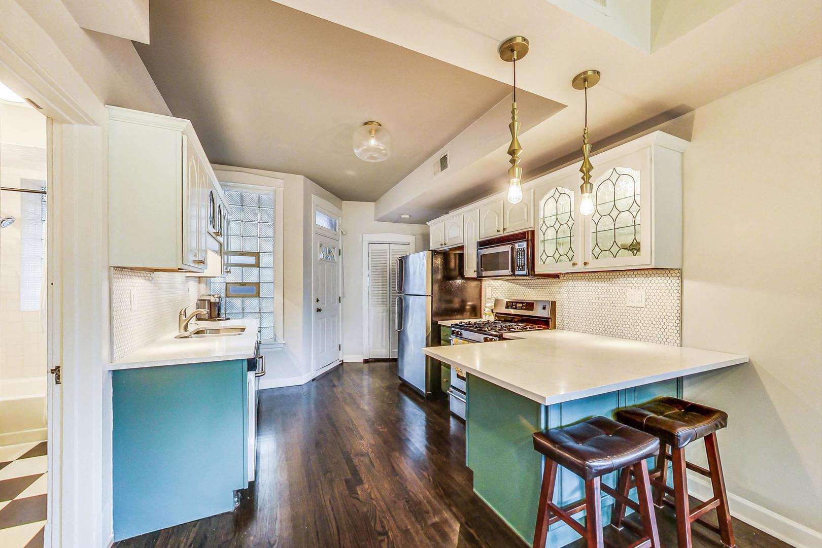3722 N Hoyne Avenue Unit: 2