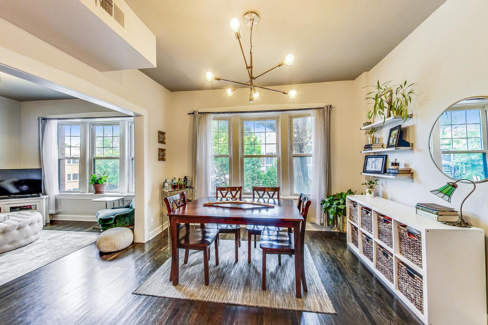 3722 N Hoyne Avenue Unit: 2