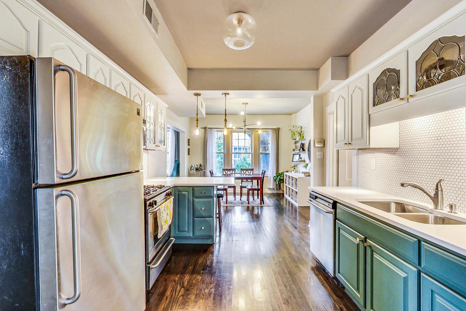 3722 N Hoyne Avenue Unit: 2