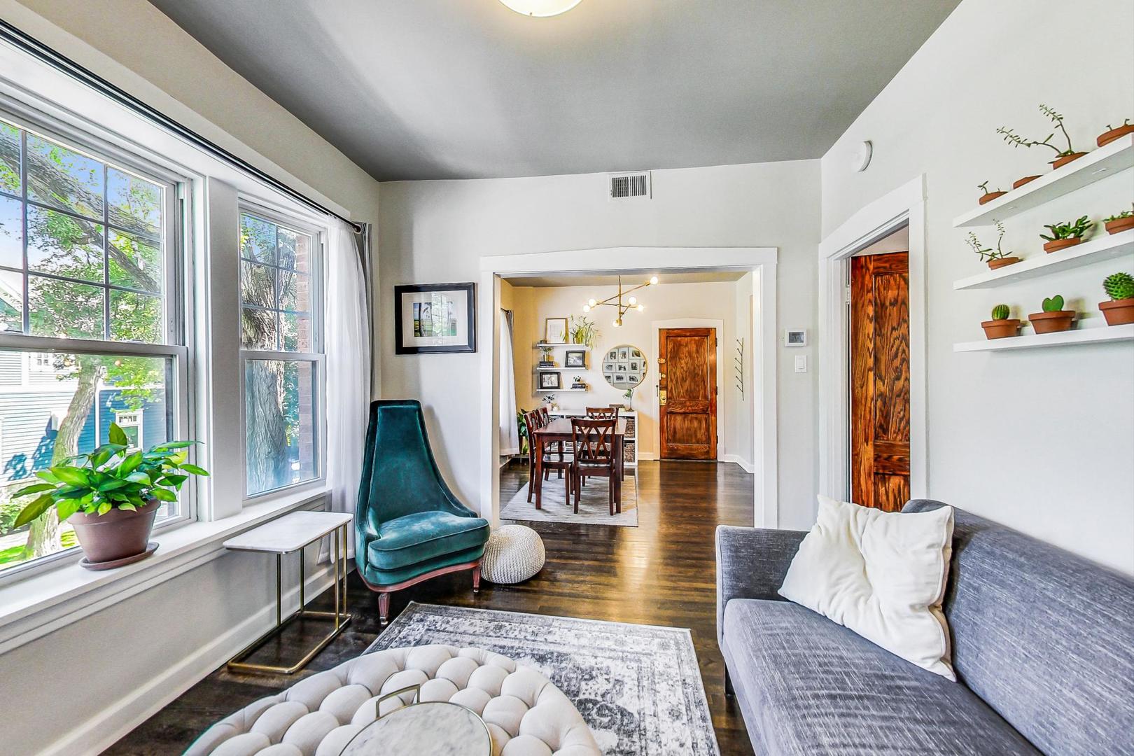 3722 N Hoyne Avenue Unit: 2